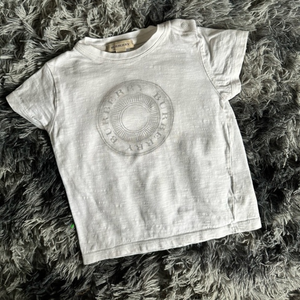 Burberry tee